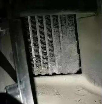 需要清洗的空調(diào)蒸發(fā)箱3